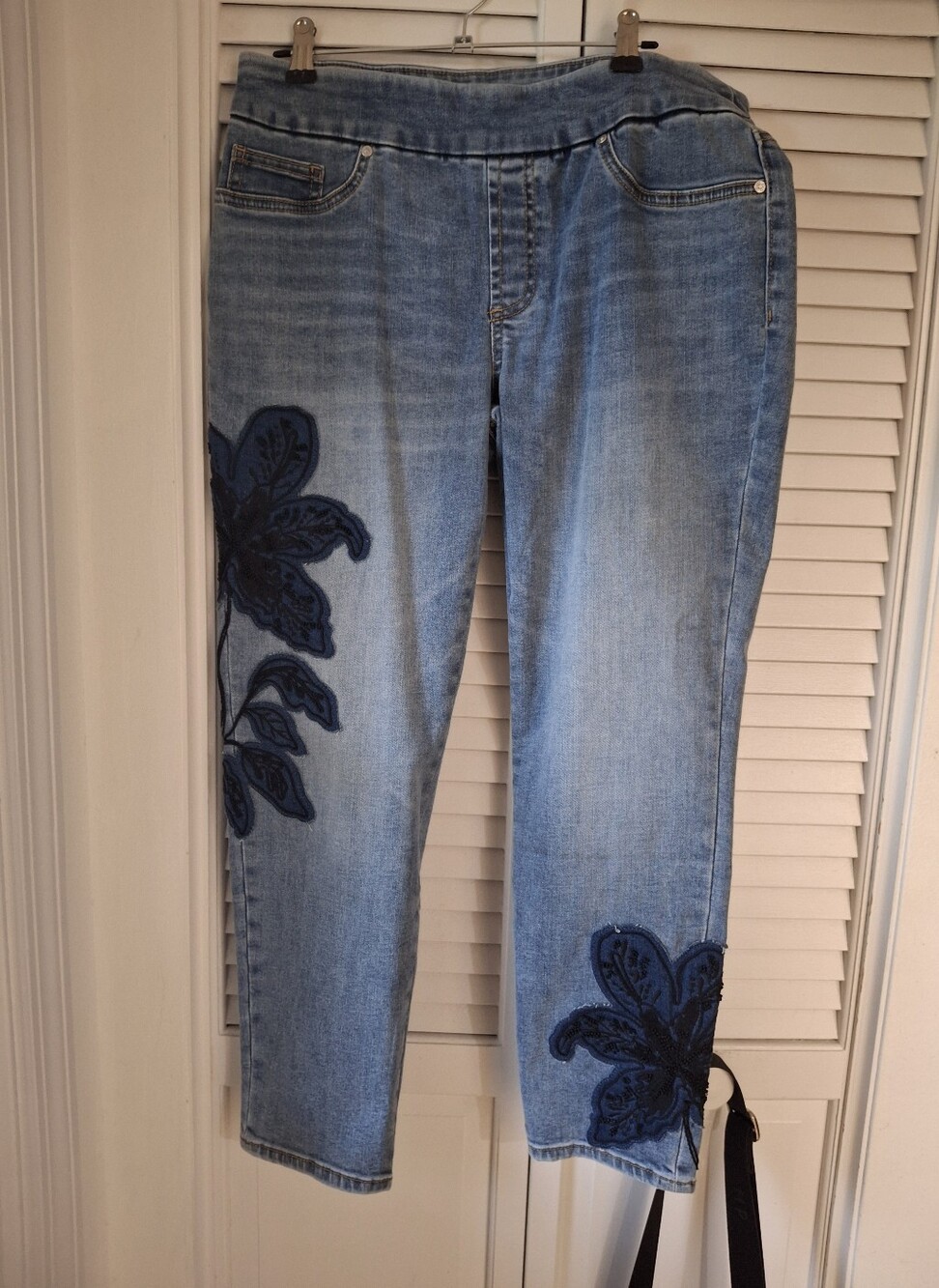 Chico's Light Blue Cropped Jeans with Navy Floral Appliqués
